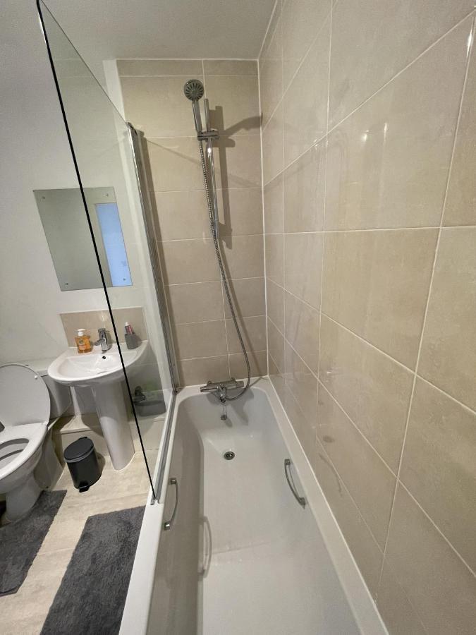 Modern 2-Bed Apartment In The Heart Of Salford Quays Salford (Greater Manchester) Exterior foto