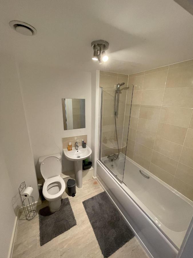 Modern 2-Bed Apartment In The Heart Of Salford Quays Salford (Greater Manchester) Exterior foto